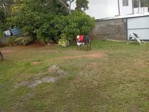 Land with Old House for Sale - Kottawa