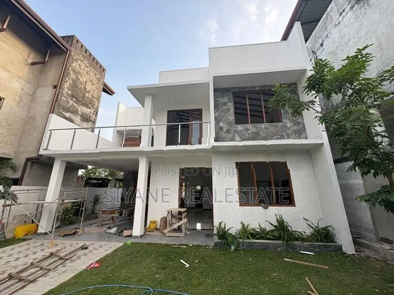 House for Sale in Athurugiriya