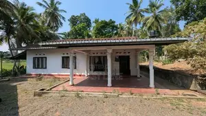 වෙල්යායට මුහුණලා අගනා නිවසක්