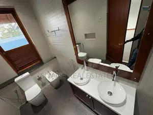 Luxury 3 Storey house Kotte