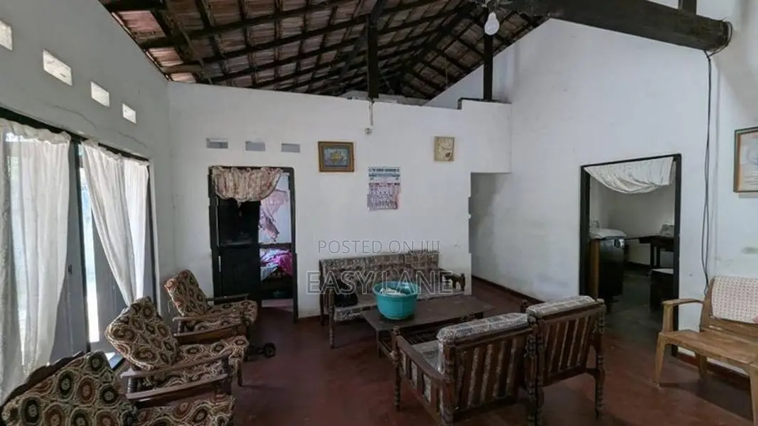 වෙල්යායට මුහුණලා අගනා නිවසක්