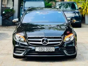 Mercedes Benz E180 AMG Premium 1ST Owne 2021