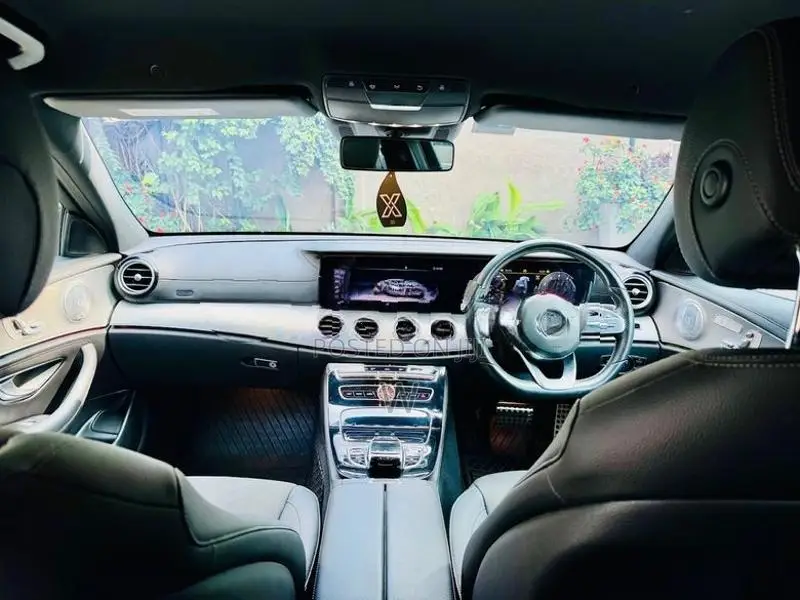 Mercedes Benz E180 AMG Premium 1ST Owne 2021