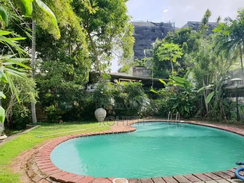 Palm Grove Mount Lavinia - 5 Bedroom House for rent with Garden