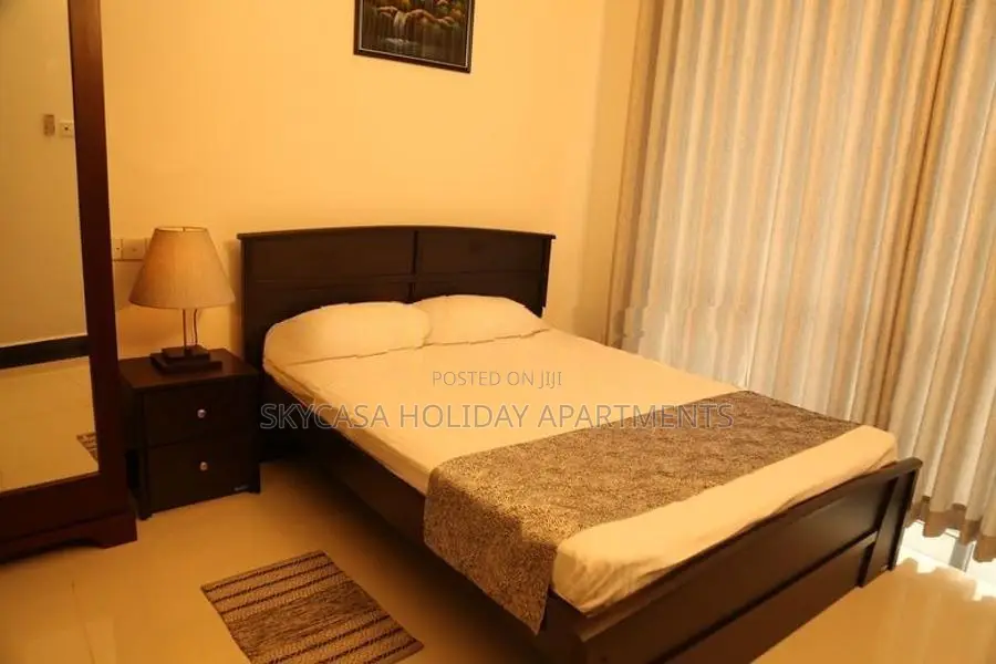 Seaview Luxury Holiday Double Bedroom for Rent at Border of Dehiwala