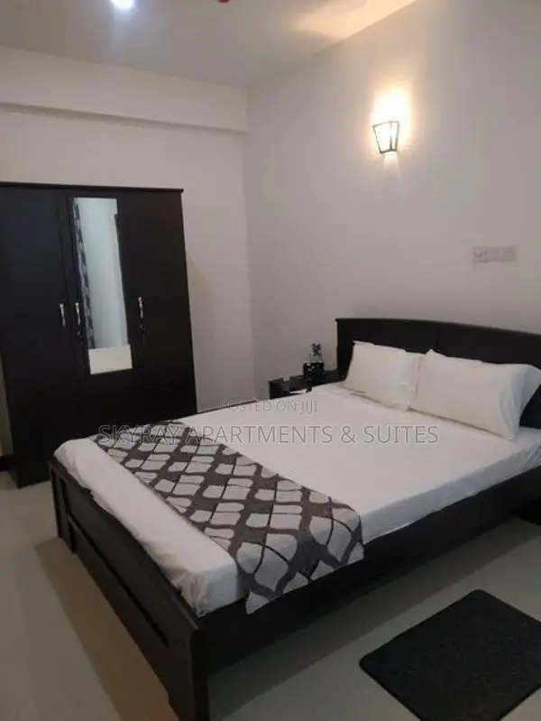 Holiday 2 Bedroom Furnished Apartment with Pool & GYM - Mount Lavinia