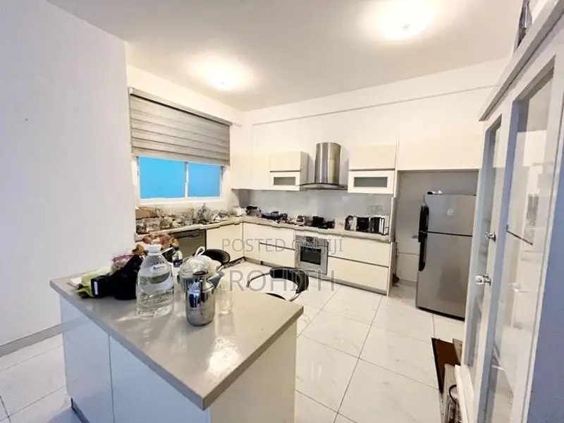 7th Floor Port City Sea View Apartment for sale Mount Lavinia