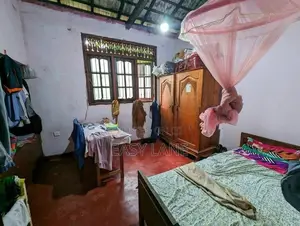 ගම්පහ ප්‍රධාන රෝහලට සහ නගර මධ්‍යයට ඉතාම ආසන්නයෙන් සුපිරි නිවසක්