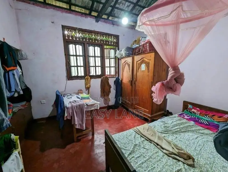 ගම්පහ ප්‍රධාන රෝහලට සහ නගර මධ්‍යයට ඉතාම ආසන්නයෙන් සුපිරි නිවසක්