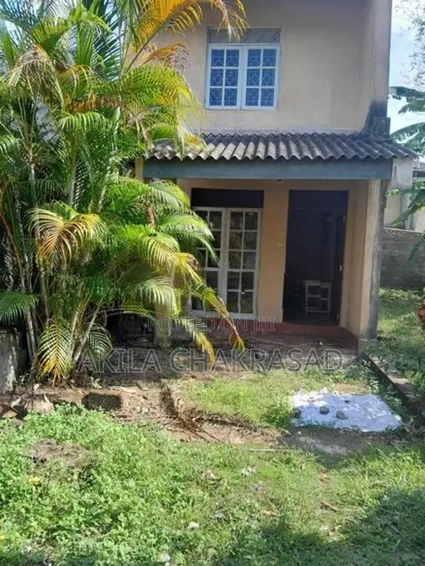 2 Bedroom House in Yakkala Siyane Uyana Housing Scheme