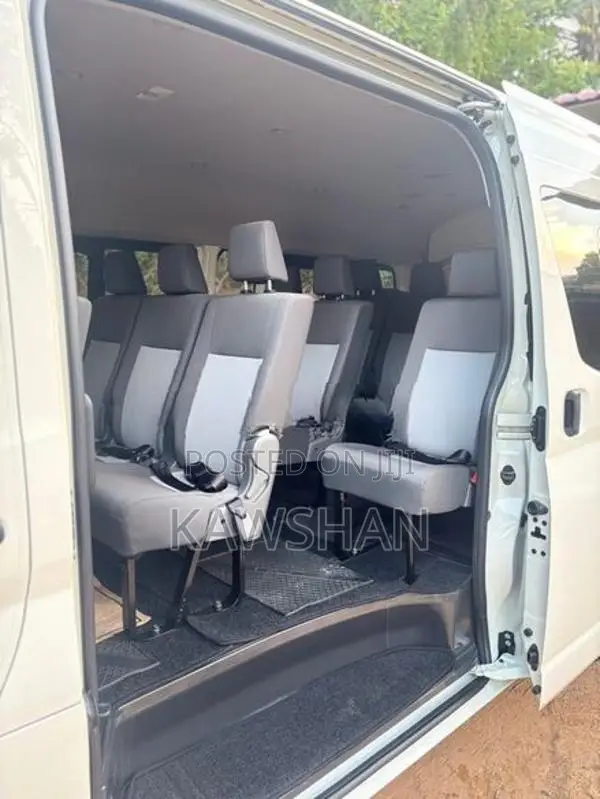 Toyota Hiace GDH H300 2025