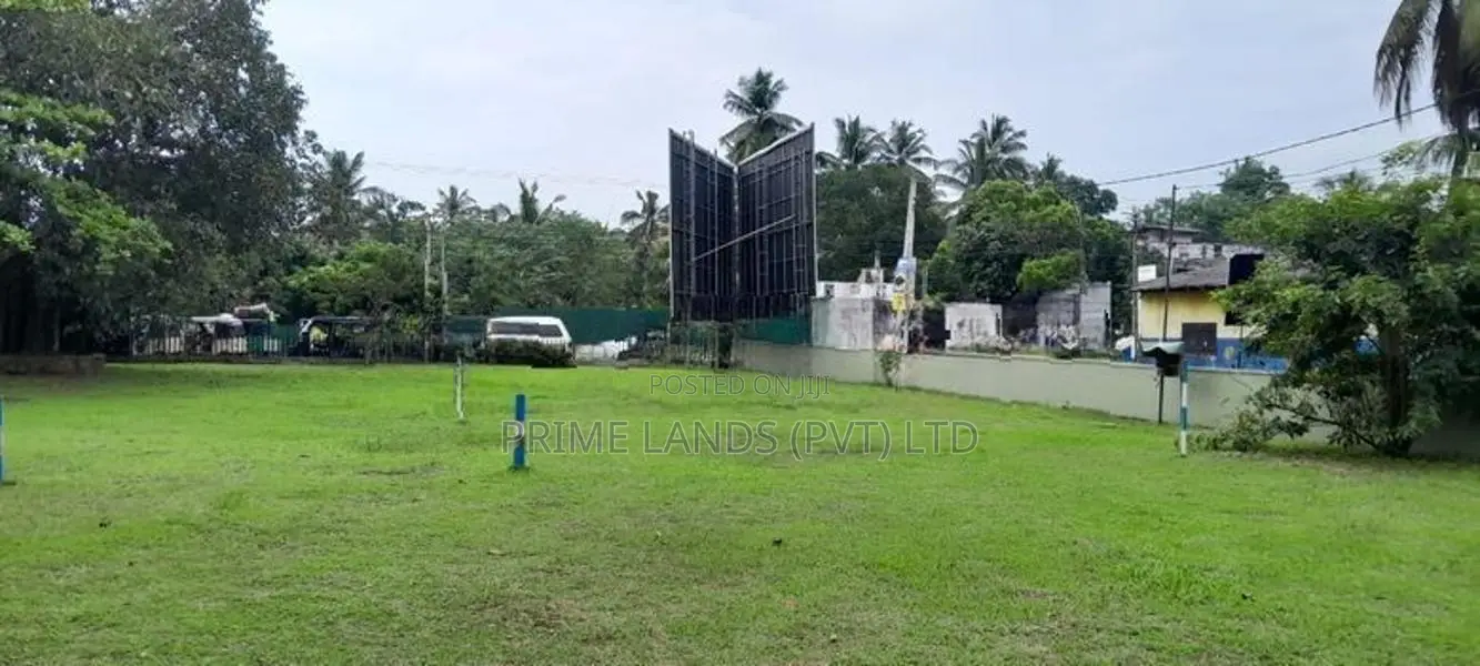 නේවාසික බ්ම් කොටස් විකිණීම කඩුවෙල