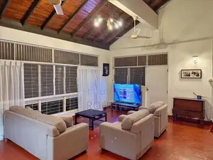 Palm Grove Mount Lavinia - 5 Bedroom House for rent with Garden