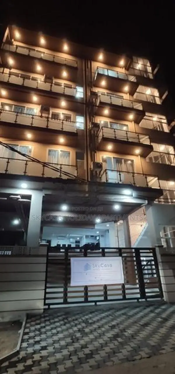 Seaview Luxury Holiday Double Bedroom for Rent at Border of Dehiwala
