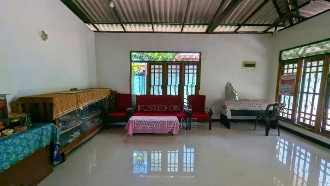 යක්කල නගරයෙන්ම වටිනා නිවසක්