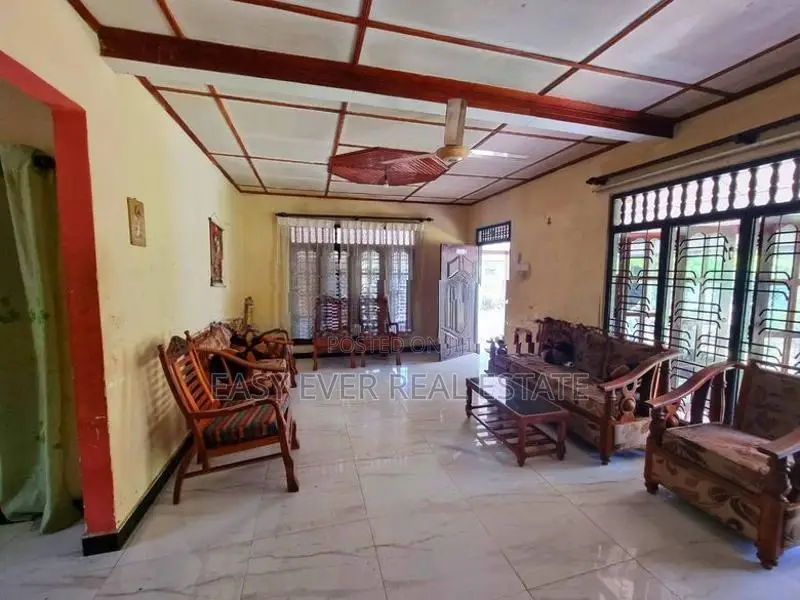 ඉඩම් වටිනාකමටම නිදන කාමර 3 ක් සහිත නිවස විකිණීමට