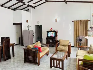 ගෘහ නිර්මාණ ශිල්පයට තැනූ නිවසක් විකිණීමට - Piliyandala ,Suwarapola