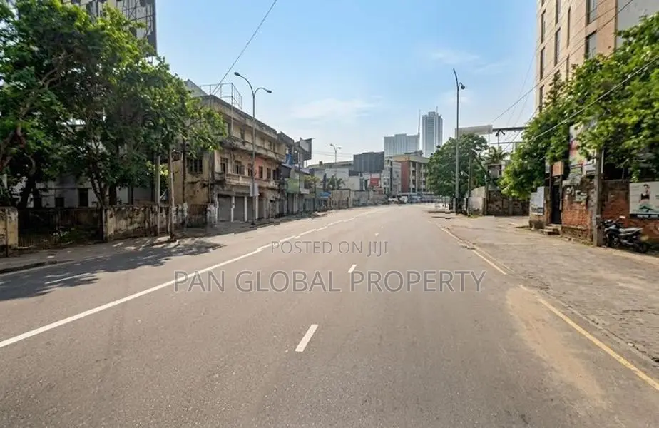 Commercial Building for Sale in Colombo 08