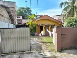 Nugegoda Samudradevi College Road 19 Perches Land with House For Sale