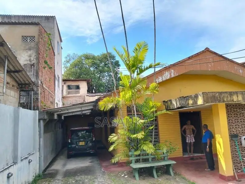 Nugegoda Samudradevi College Road 19 Perches Land with House For Sale