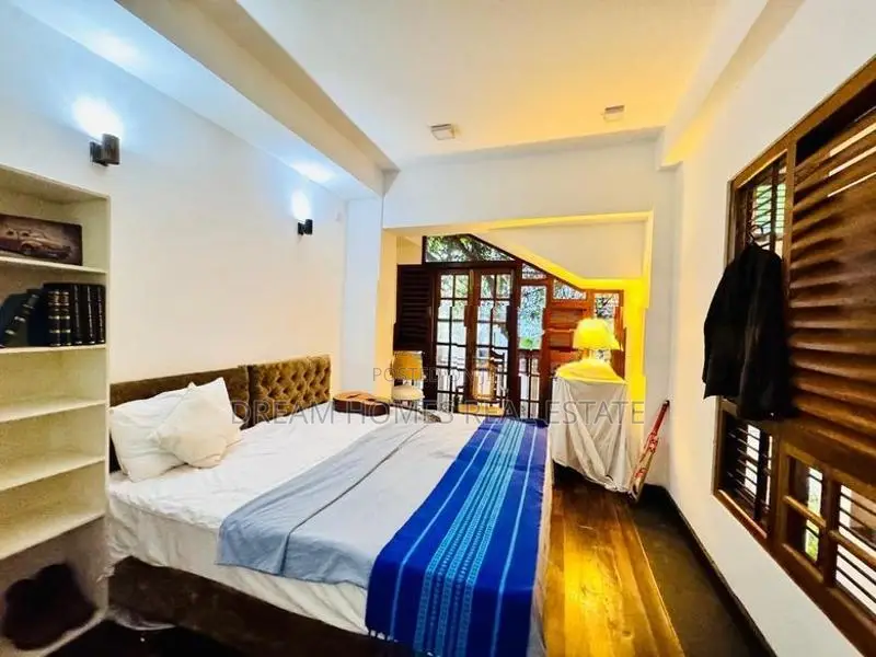 Swimpool with Super Luxury House Sale At Colombo 07
