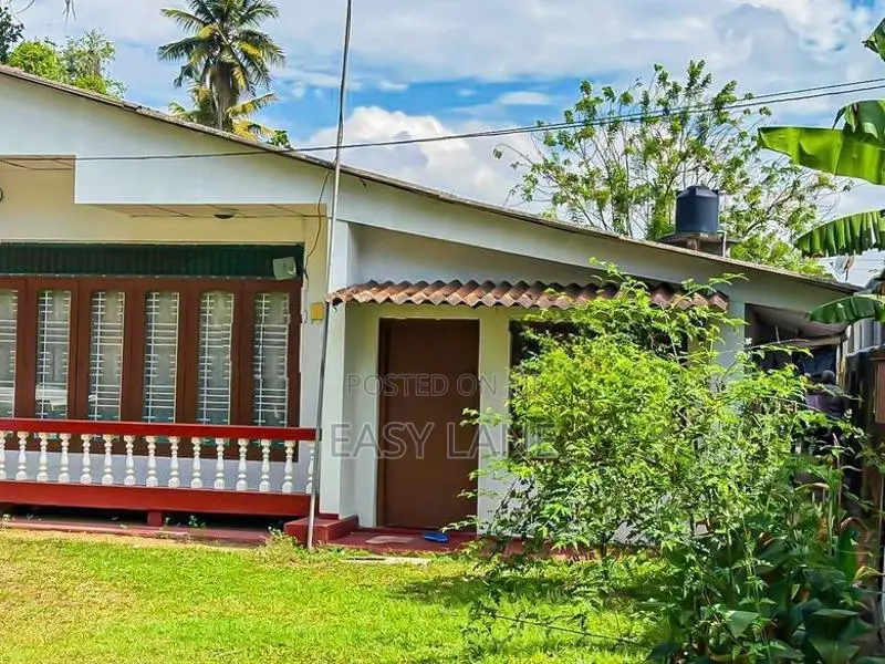 Land with House for Sale in Gampaha