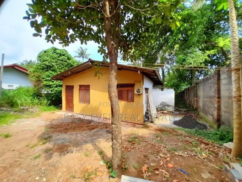 Land with House for Sale Piliyandala