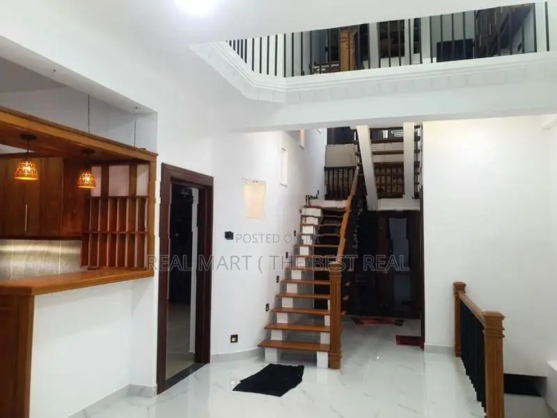 Malabe : Brand new 6BR (12P) House for Sale