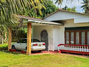 Land with House for Sale in Gampaha