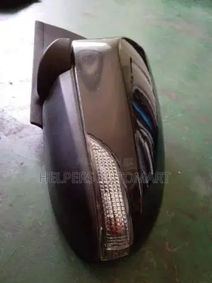 Toyota Vitz KSP130 Side Mirror ( L )