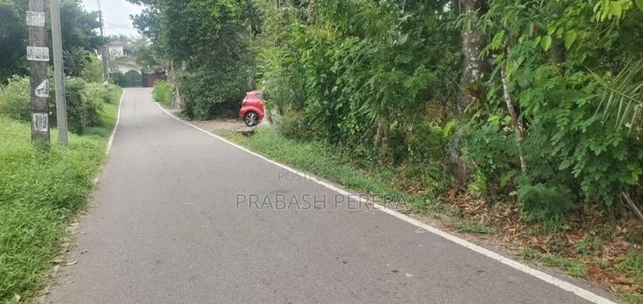 10.5 Perches Land for Sale in Homagama