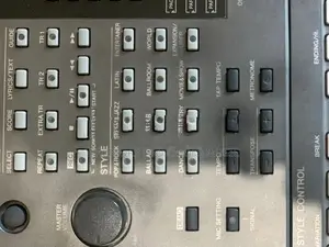 Yamaha PSR s 770 ( අලුත්ම තත්වයේ )