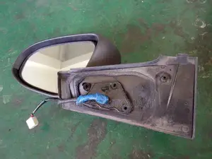 Toyota Vitz KSP130 Side Mirror ( L )