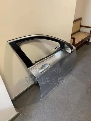 Genuine Mercedes C200 complete door 2019