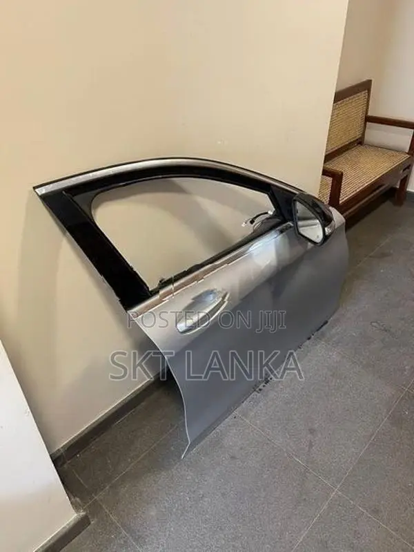 Genuine Mercedes C200 complete door 2019