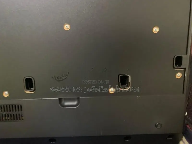 Yamaha PSR s 770 ( අලුත්ම තත්වයේ )