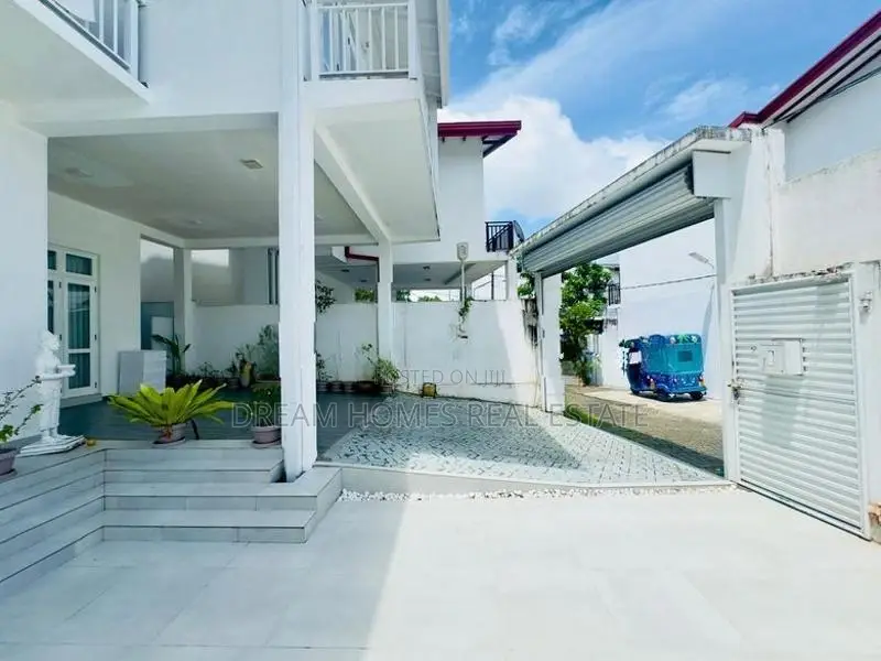 සුපිරි 2-Storey House in Hokandara