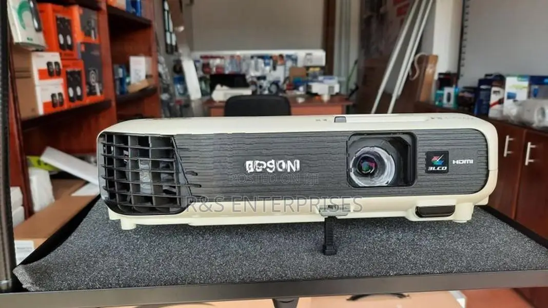 Epson S04 Projector