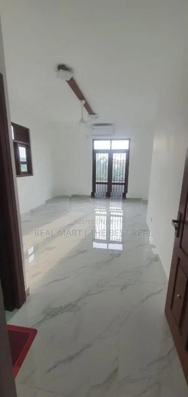 Malabe : Brand new 6BR (12P) House for Sale