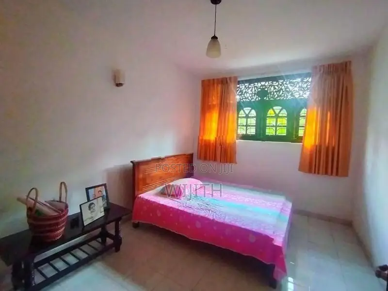පදිංචිවියට සෑදු ළස්සන දෙමහල් නිවසක්විකිනිමට පන්නපිටිය