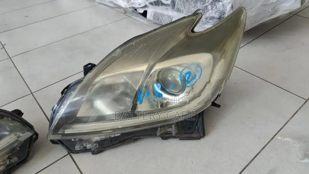 PRIUS 30 HEAD LIGHT SET