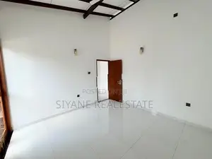 House For Sale in Athurugiriya