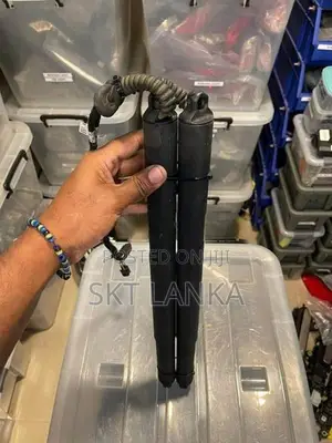 Genuine Audi A5 2019 rear tailgate dicky electric shocks pair