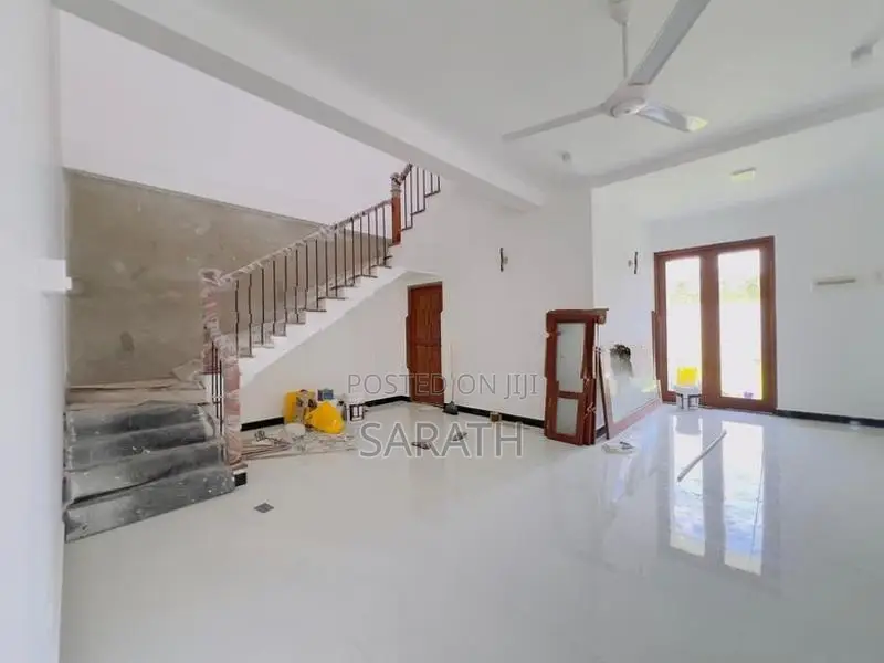 Brand New Luxury House Sale Athurugiriya