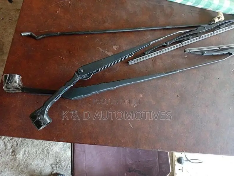 Mitsubishi Mirage Wiper Arm