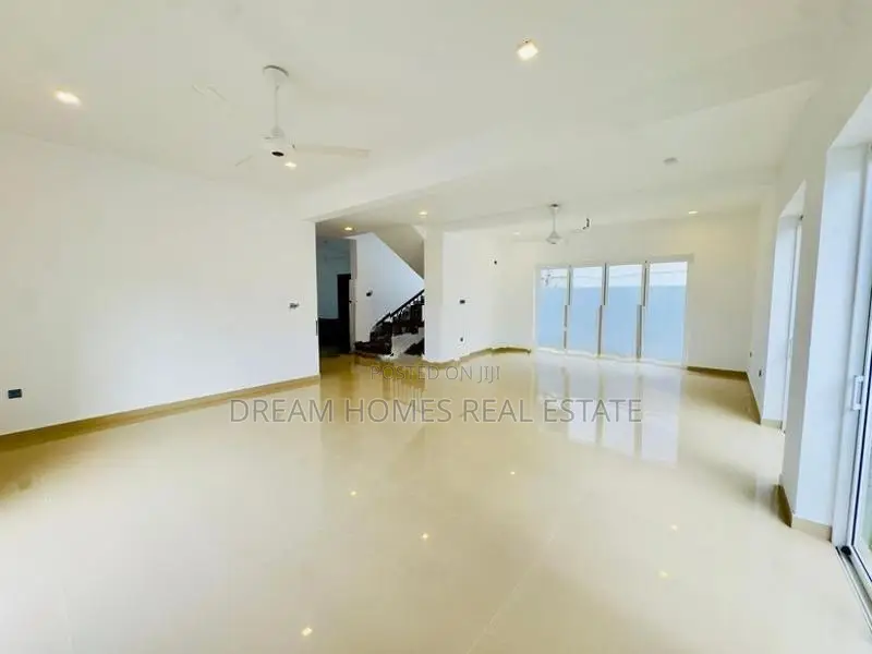 සුපිරි ලක්සරි දෙමහල් නිවසක් – Dehiwala (Gated Community)