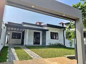 Brand New Single Luxury House in Athurugiriya Off Thunhandahena Rd