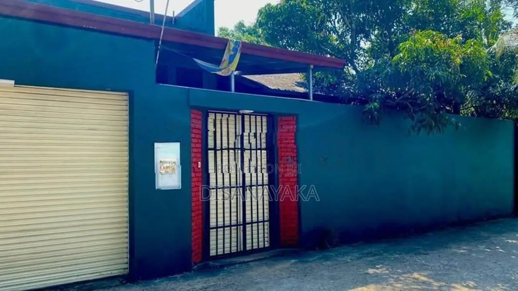 Single Storey House for Sale in Walpola
