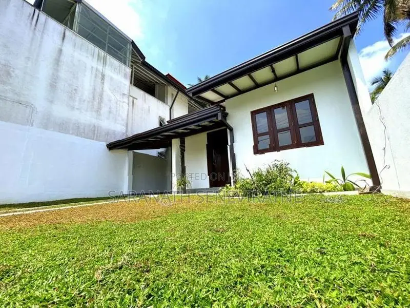 Brand New Single Luxury House in Athurugiriya Off Thunhandahena Rd