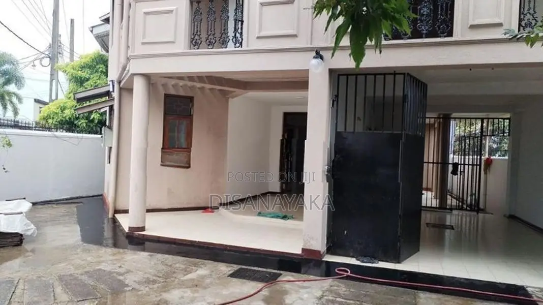 Two Storey House for Sale in Pipe Road, Koswaththa Ds2475